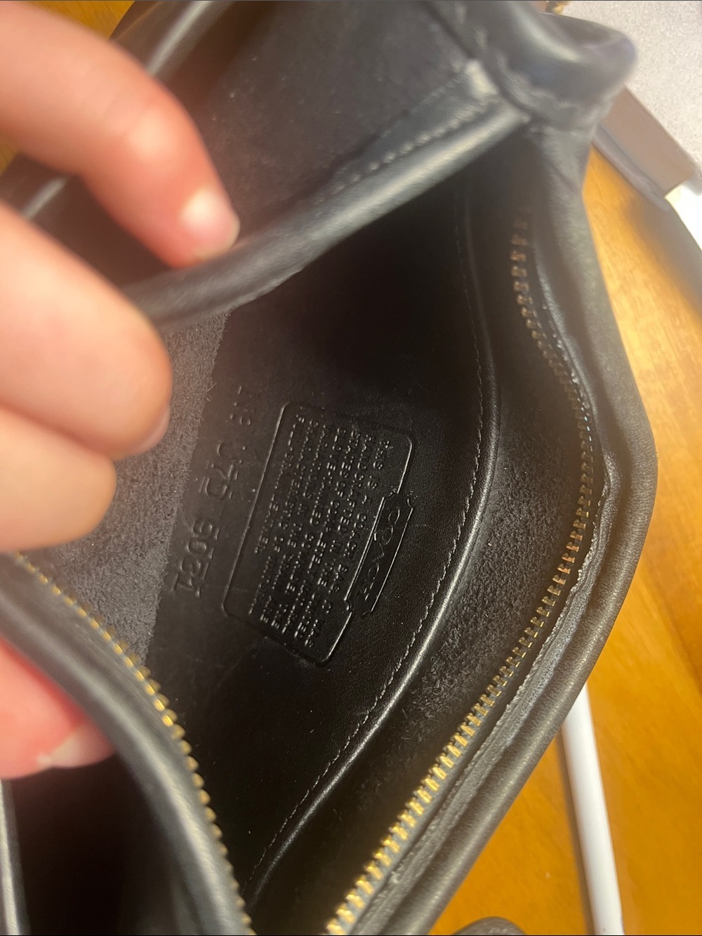 I don't have this bag anymore do not offer. Crossbody 9031 Bag Black Made in US - Picture 13 of 13